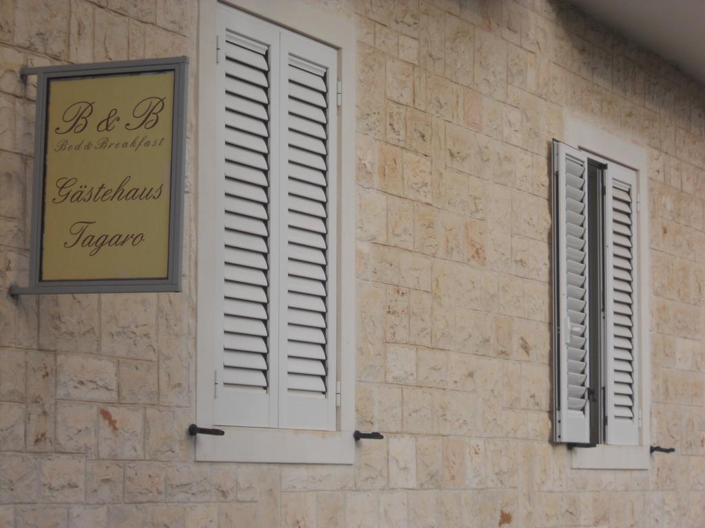 B&B Gaestehaus Tagaro ロコロトンド エクステリア 写真
